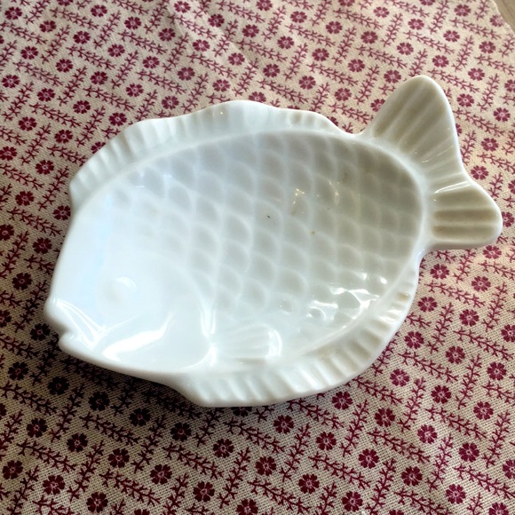 Small Fish Trinket Dish - Picture 1 of 3